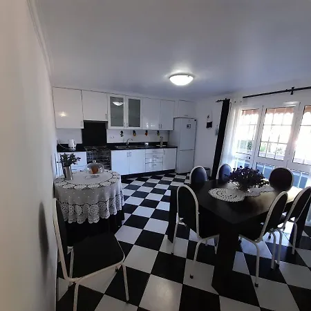 Quintinha Da Romana Камара-де-Лобуш